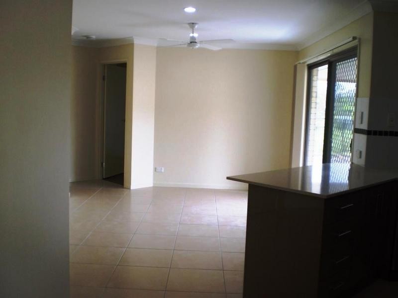 6 Barcombe Dr, Marsden QLD 4132