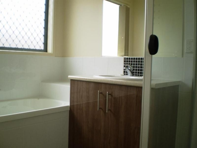 6 Barcombe Dr, Marsden QLD 4132