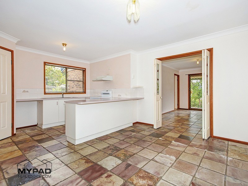 5 Topham St, Hillcrest QLD 4118