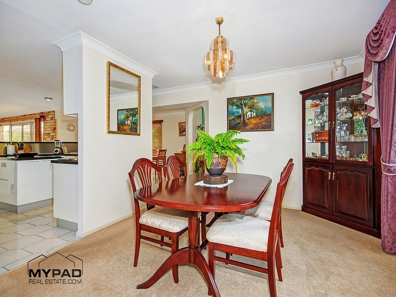 19 Gorky Place, Munruben QLD 4125