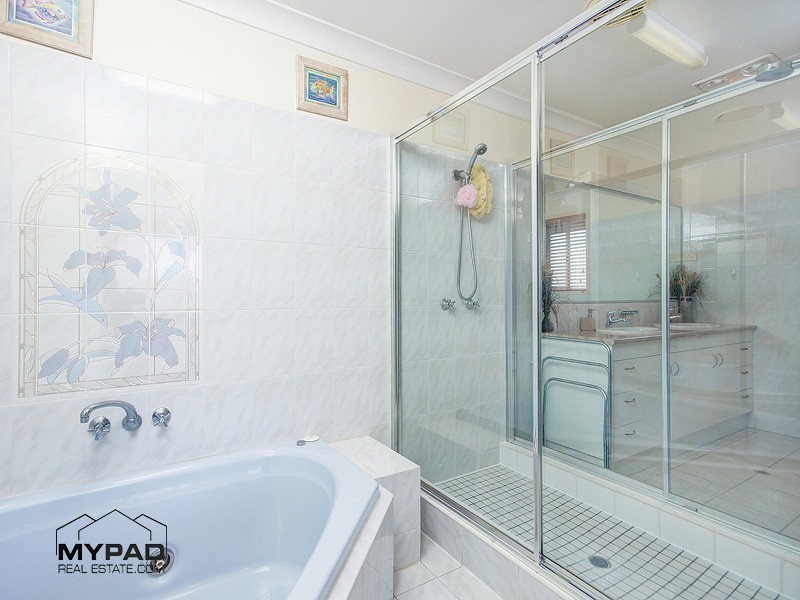 19 Gorky Place, Munruben QLD 4125