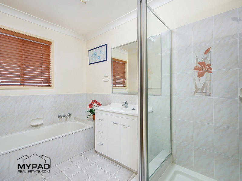 19 Gorky Place, Munruben QLD 4125