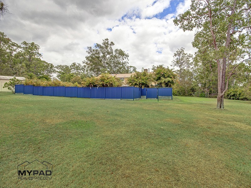 19 Gorky Place, Munruben QLD 4125