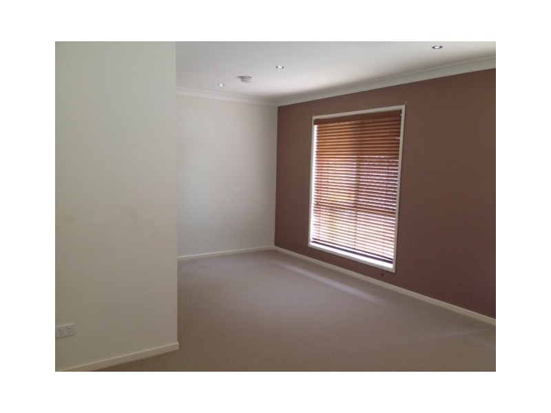 24 Cowra St, Loganholme QLD 4129