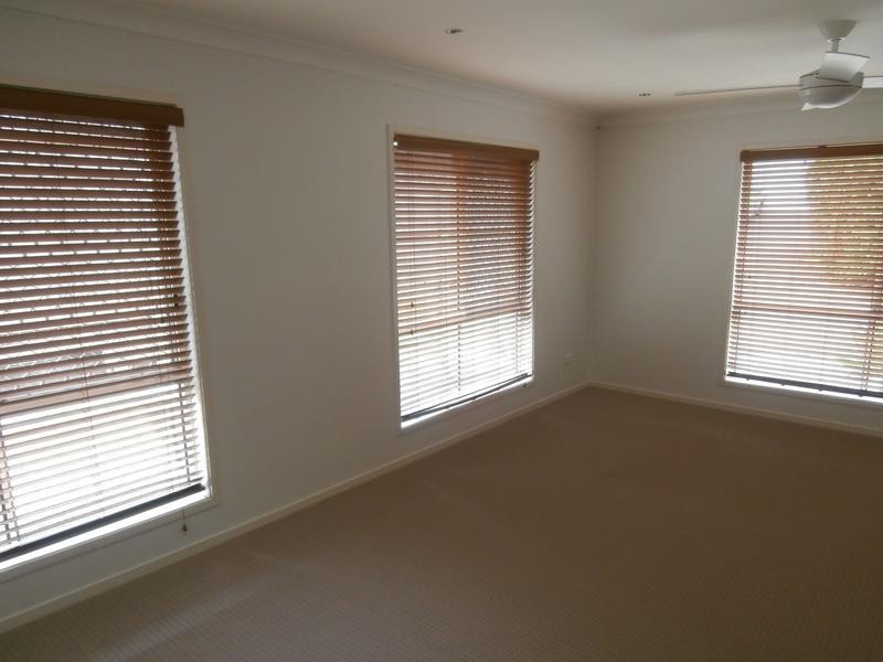 24 Cowra St, Loganholme QLD 4129