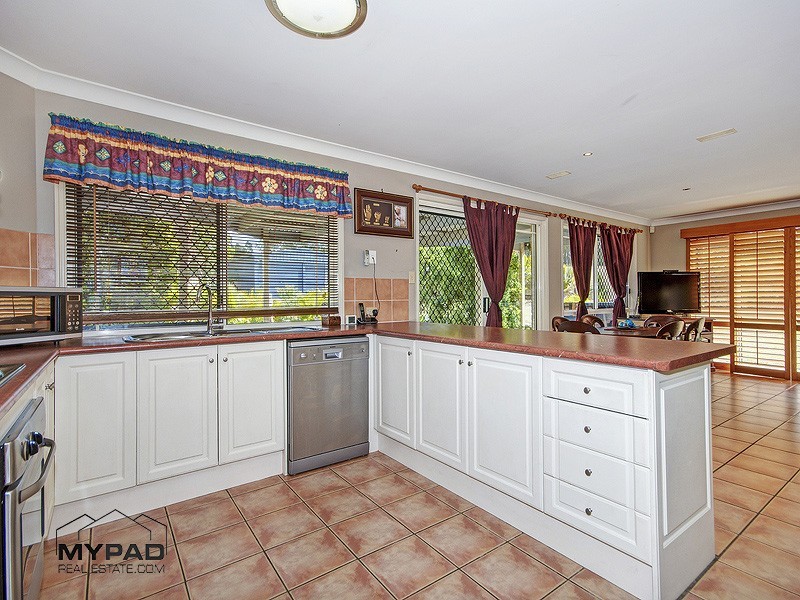 1 BLUEBERRY ASH COURT, Jimboomba QLD 4280