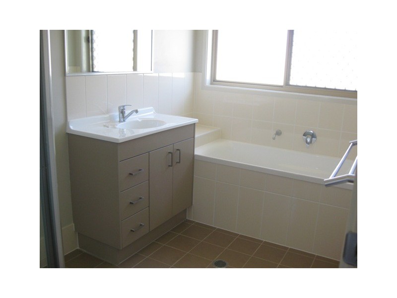 42 Colebrook Cres, Doolandella QLD 4077