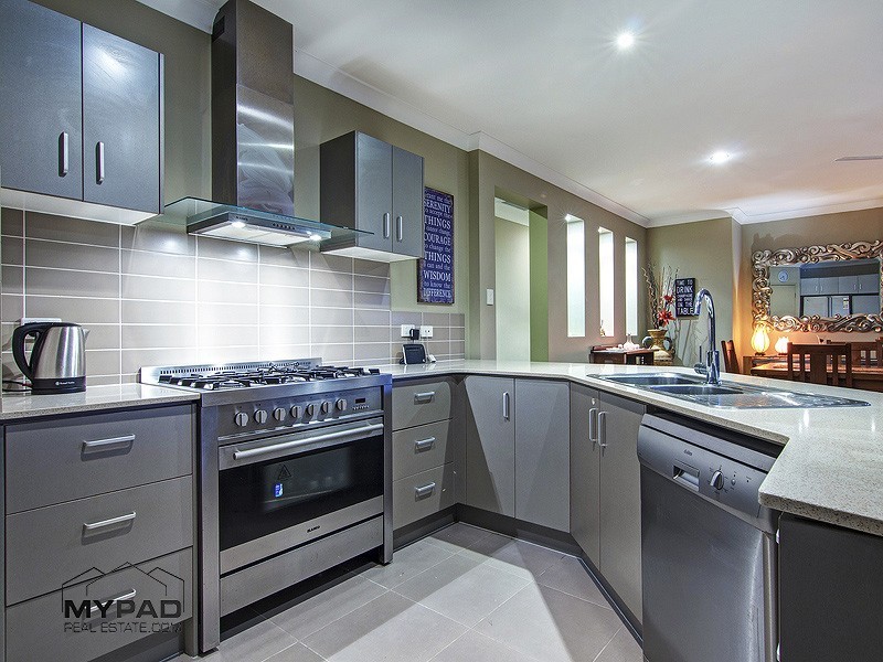 12 Moonlight Place, Jimboomba QLD 4280