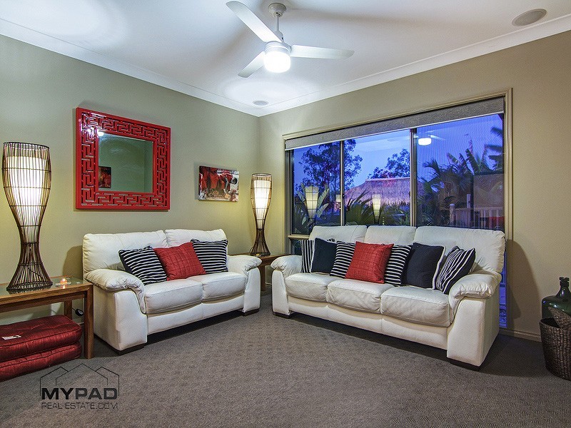 12 Moonlight Place, Jimboomba QLD 4280