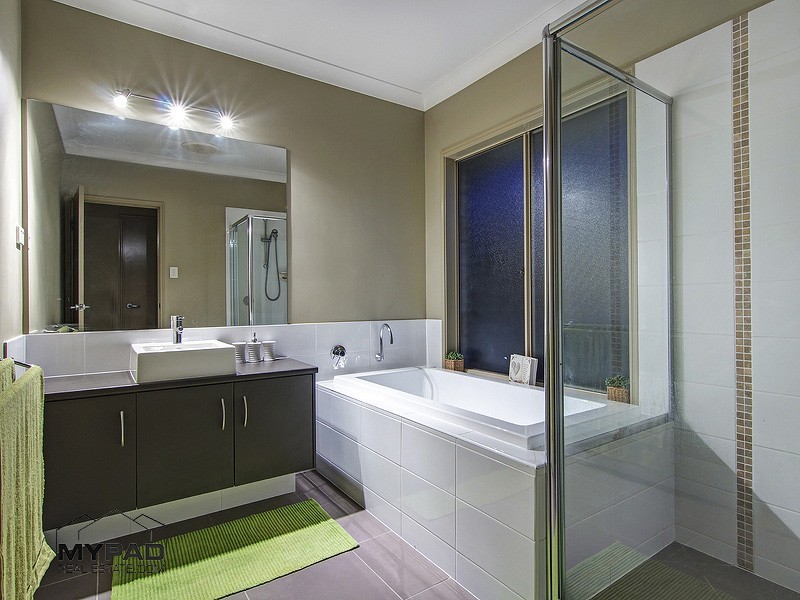 12 Moonlight Place, Jimboomba QLD 4280