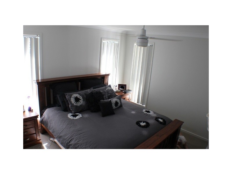 38 Honeyeater Cr, Moggill QLD 4070