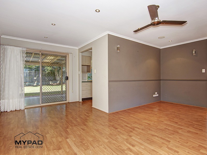 8 Diamantina Street, Hillcrest QLD 4118