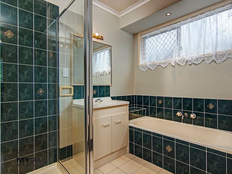 8 Diamantina Street, Hillcrest QLD 4118