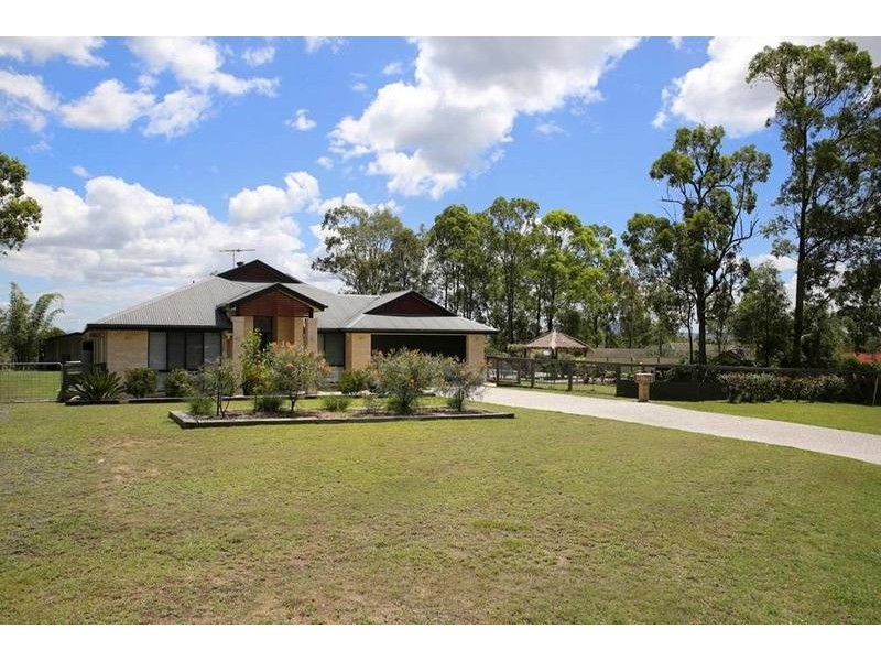 107 – 109 Tullamore Way, Gleneagle QLD 4285