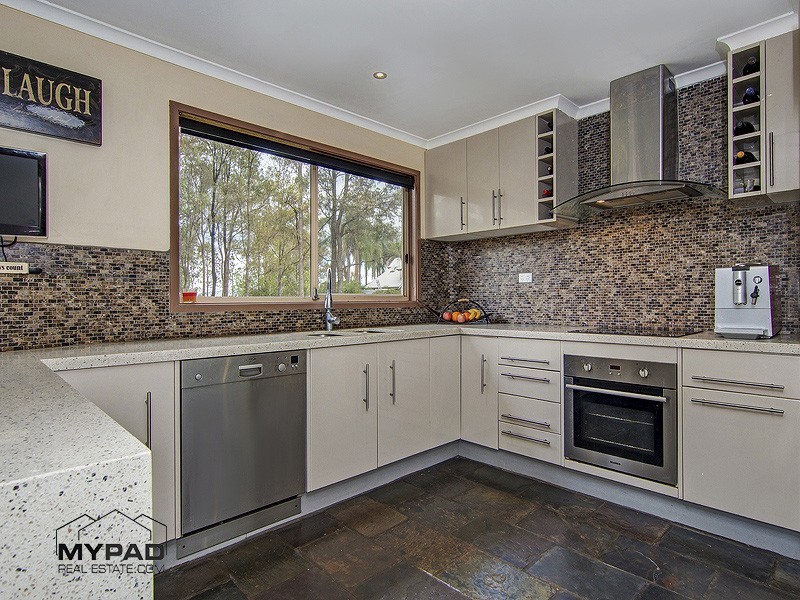 56 Arthy Drive, Cedar Grove QLD 4285