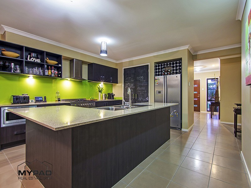 11 Honeygem Place, Jimboomba QLD 4280