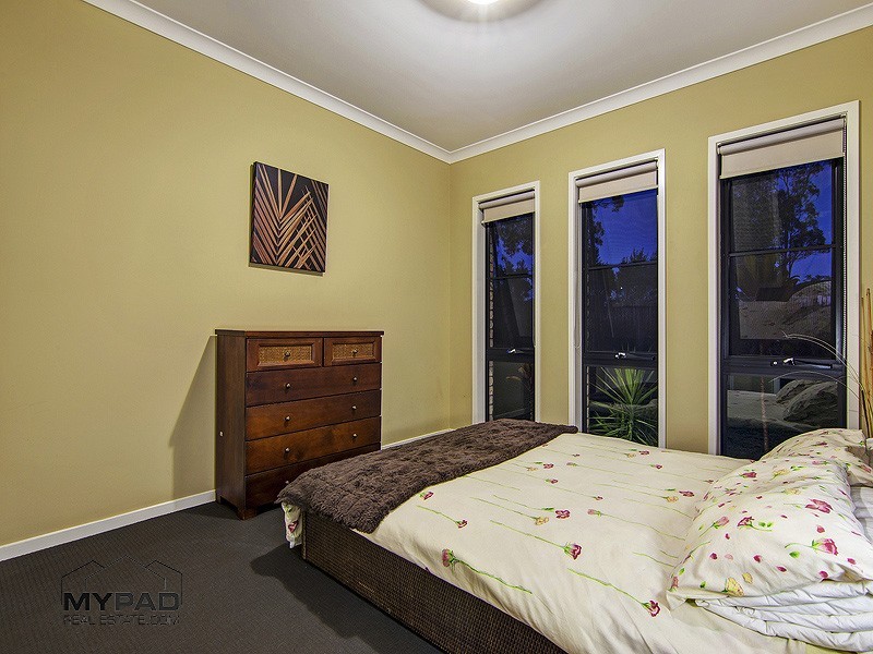 11 Honeygem Place, Jimboomba QLD 4280