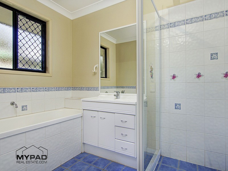 18 Banksia Court, Cedar Vale QLD 4285