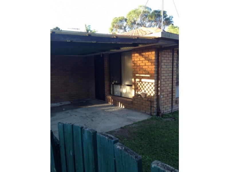 4/11 Cleopatra St, Kingston QLD 4114