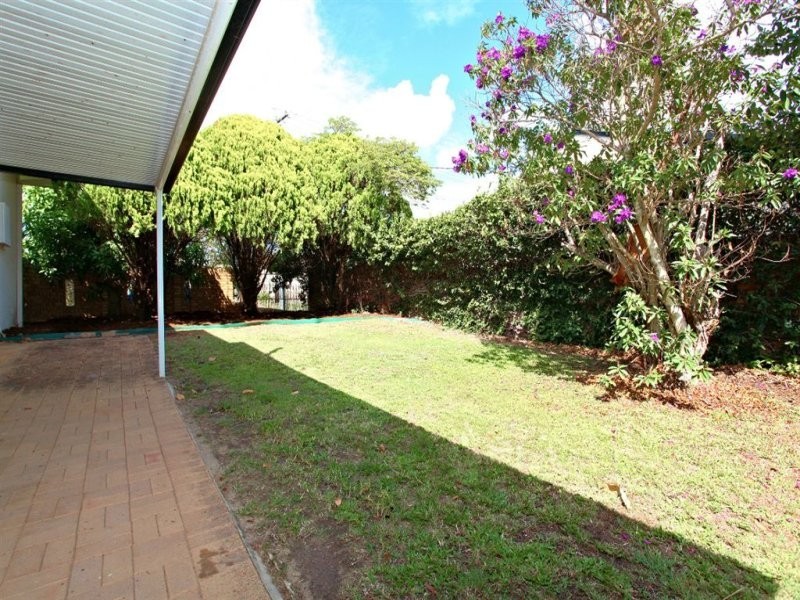 2 Nimrud St, Southport QLD 4215