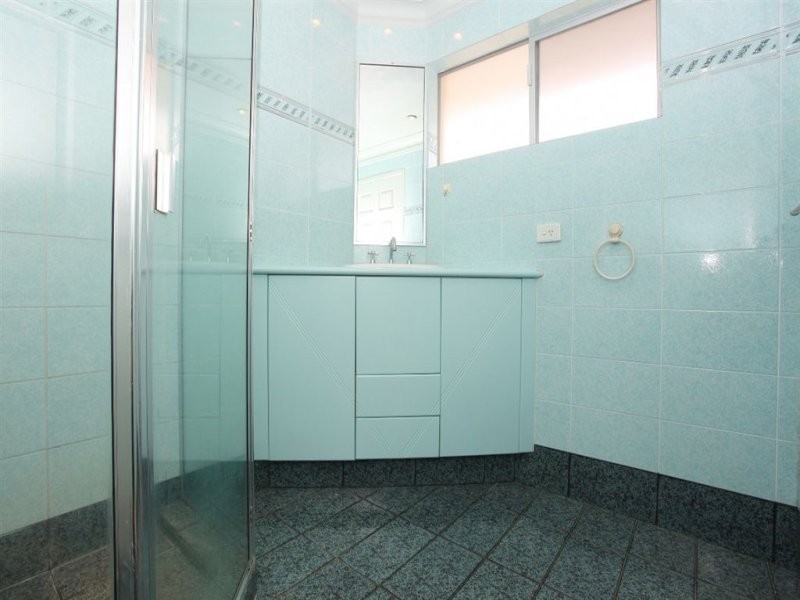 2 Nimrud St, Southport QLD 4215