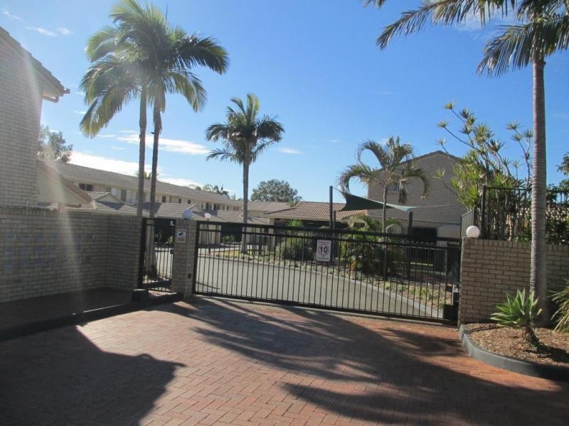 11/11 Damalis St, Woodridge QLD 4114