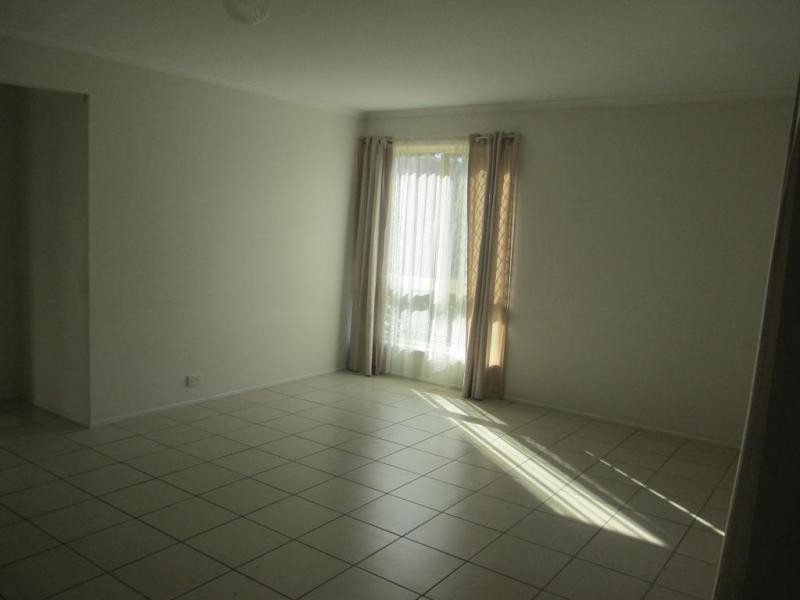 11/11 Damalis St, Woodridge QLD 4114