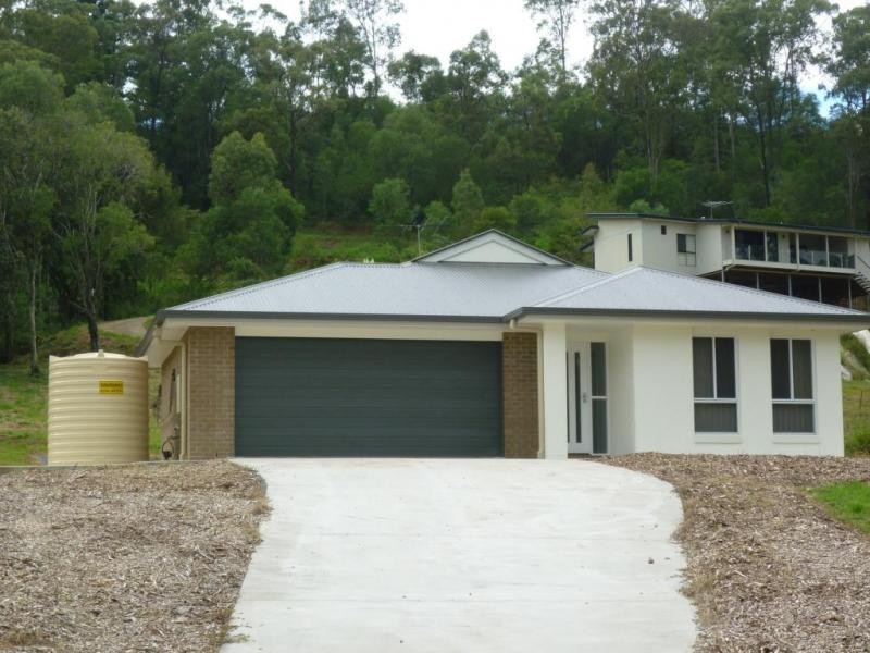 8 Range Drive, Tanah Merah QLD 4128