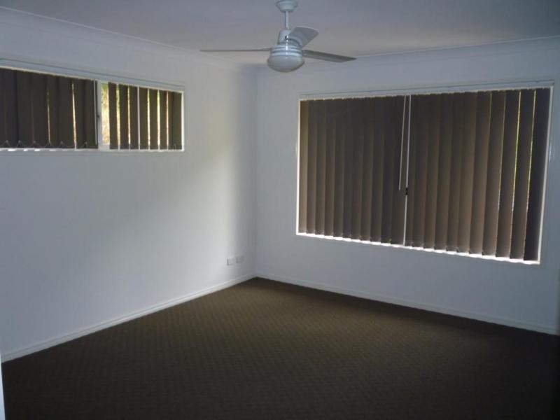 8 Range Drive, Tanah Merah QLD 4128
