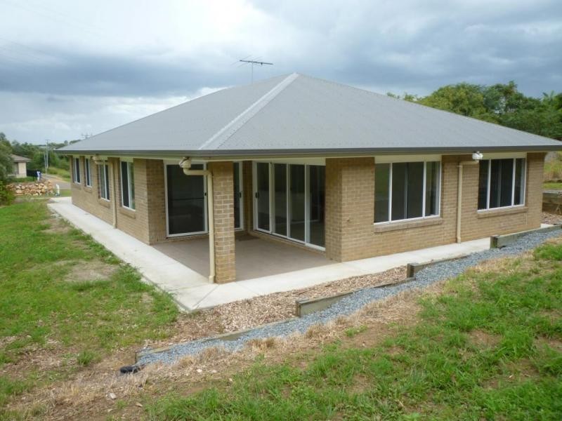 8 Range Drive, Tanah Merah QLD 4128