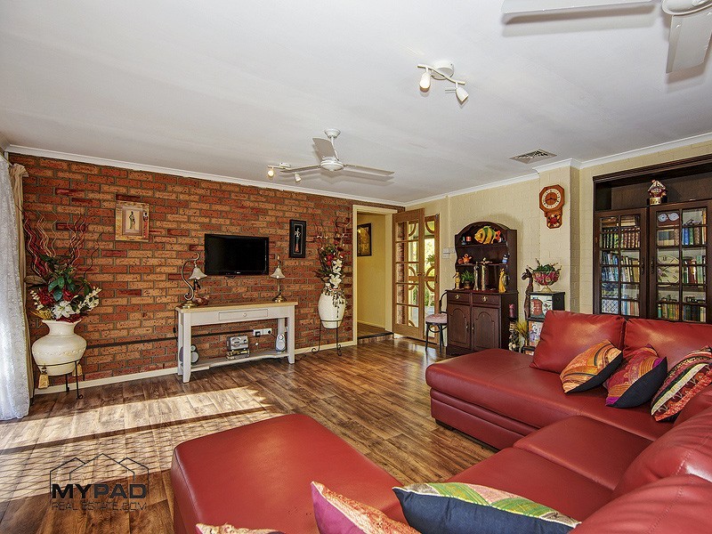 18 Macauley Dr, Boronia Heights QLD 4124