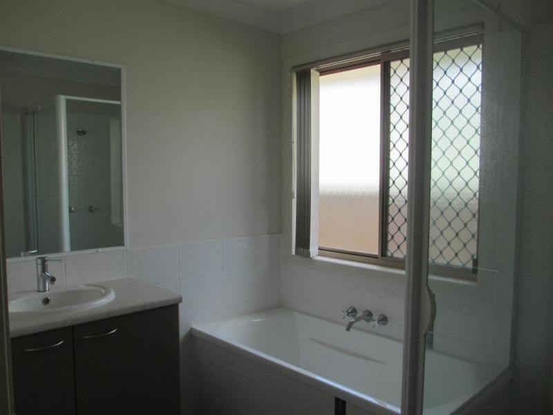 68 Woodlands Blv, Waterford QLD 4133