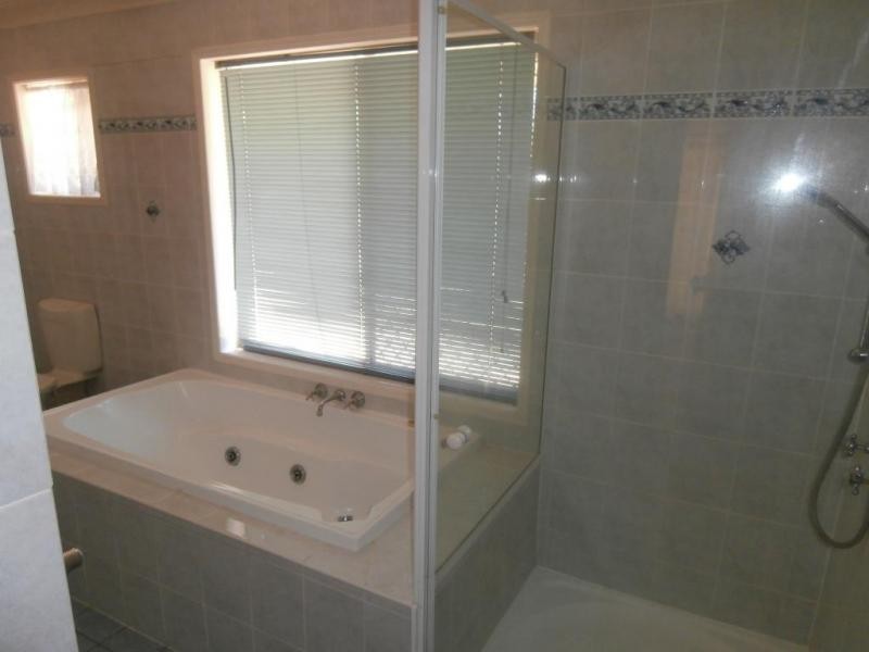 253 Rosia Road, Park Ridge South QLD 4125
