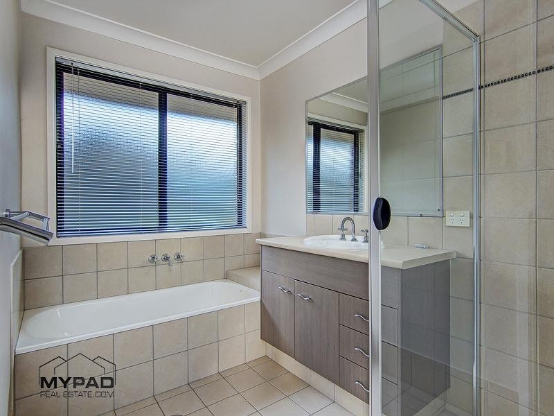 50 Carrigan Way, Gleneagle QLD 4285