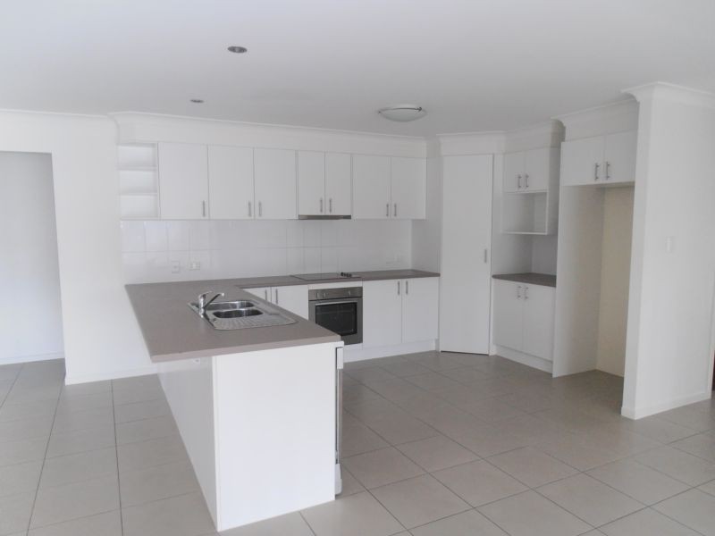 43 Paradise Road, Slacks Creek QLD 4127