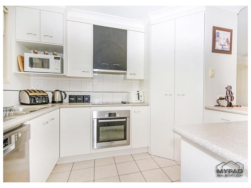 40 Regency Drive, Regents Park QLD 4118