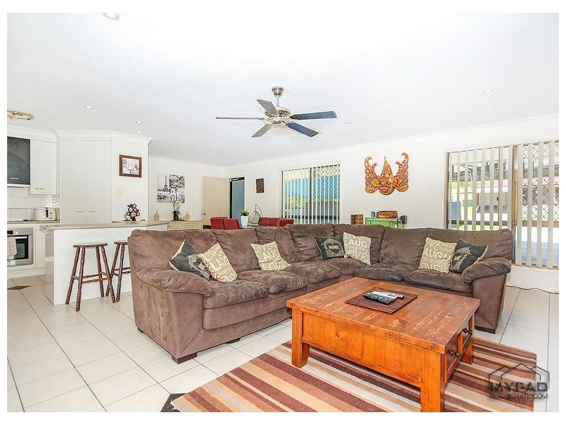 40 Regency Drive, Regents Park QLD 4118