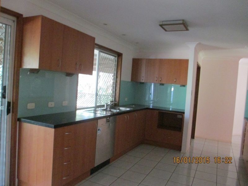 24 Executive Dr, Park Ridge QLD 4125