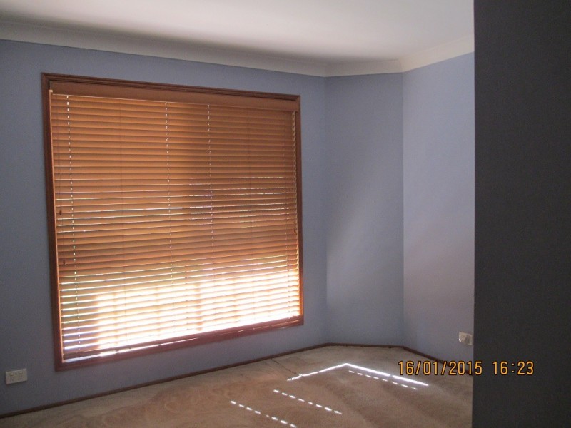24 Executive Dr, Park Ridge QLD 4125