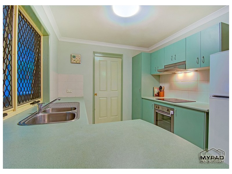 25 Park Close, Hillcrest QLD 4118