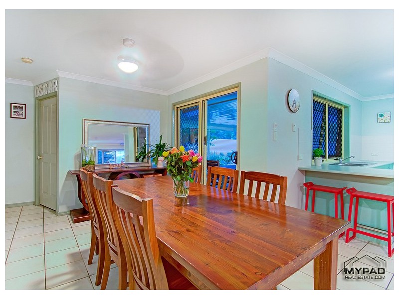 25 Park Close, Hillcrest QLD 4118