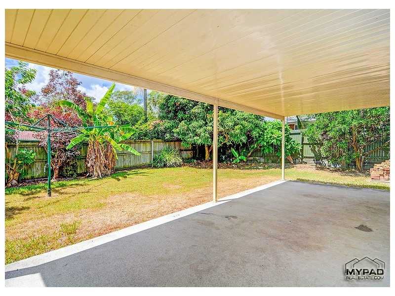 6 Noble Court, Regents Park QLD 4118
