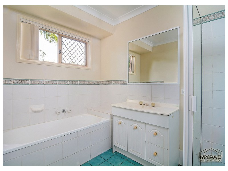 6 Noble Court, Regents Park QLD 4118