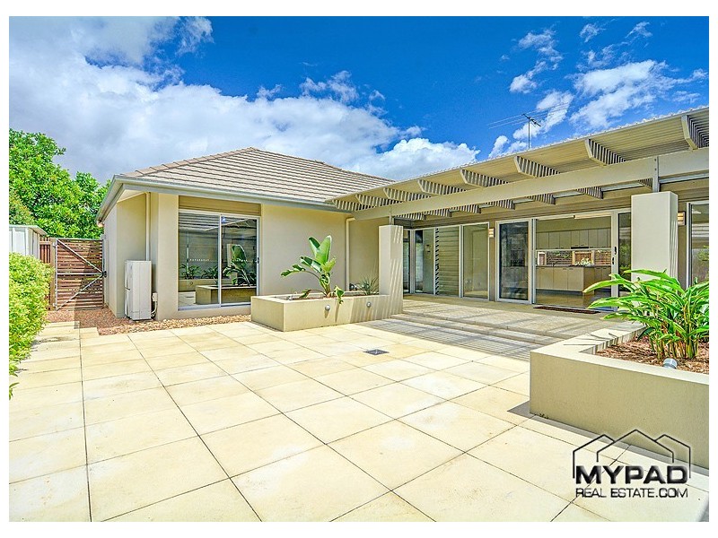 2 Franklin Street, Wakerley QLD 4154
