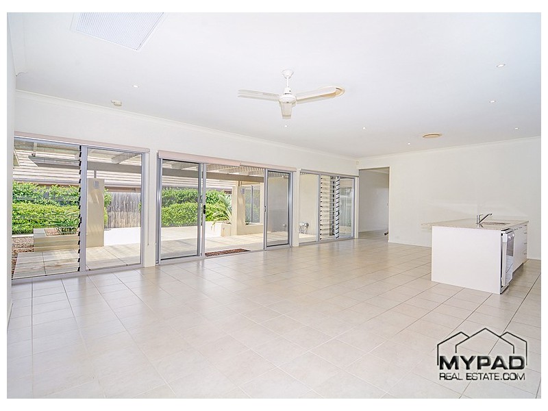 2 Franklin Street, Wakerley QLD 4154
