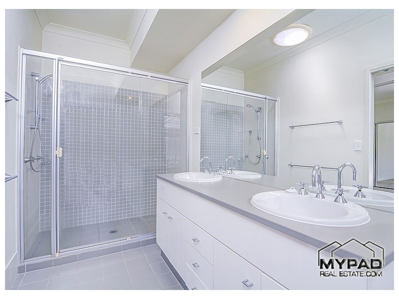 2 Franklin Street, Wakerley QLD 4154