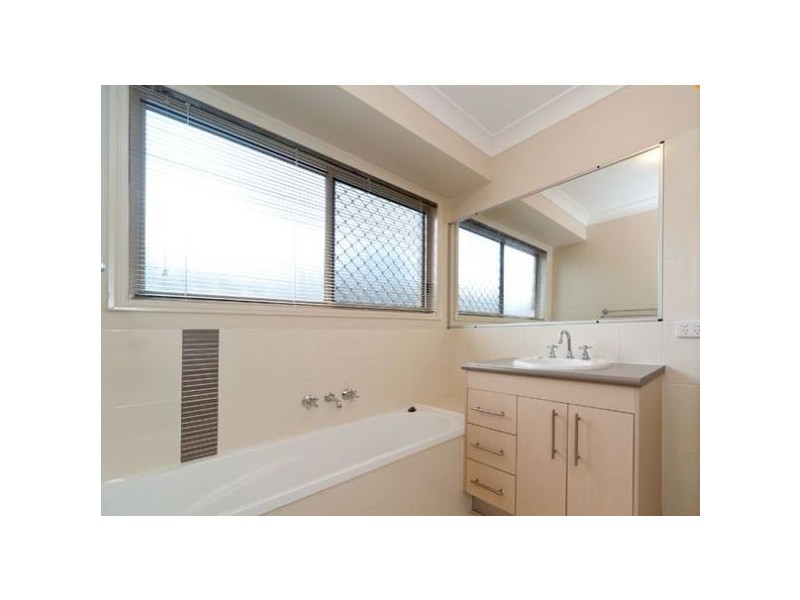 54 Richards St, Loganlea QLD 4131