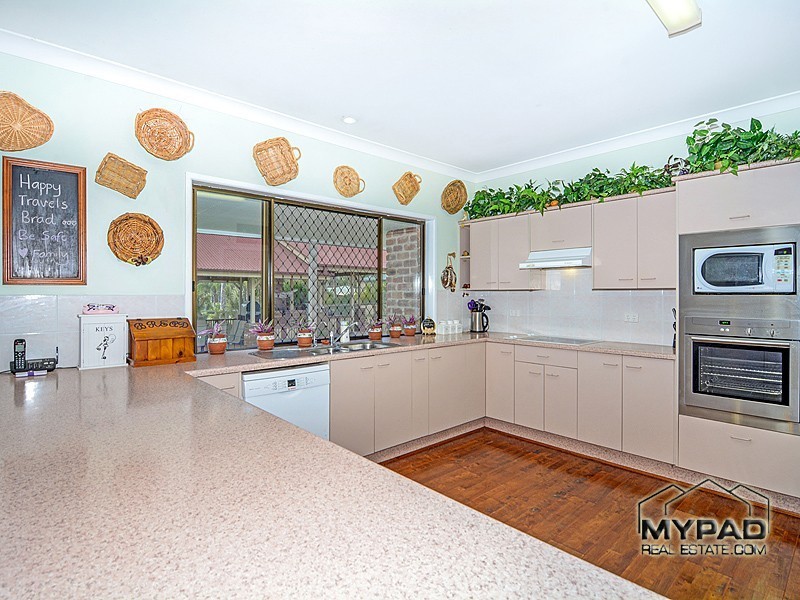 17 Gorky Place, Munruben QLD 4125