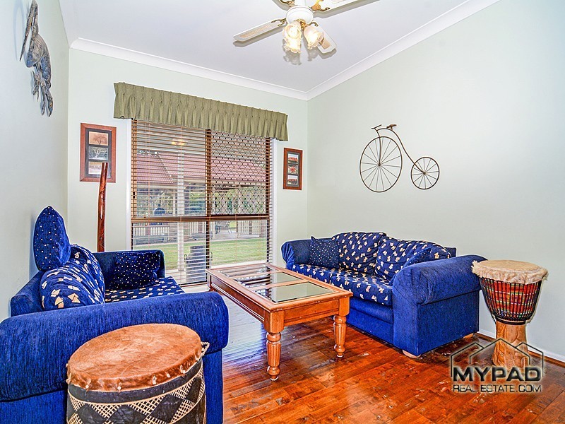 17 Gorky Place, Munruben QLD 4125