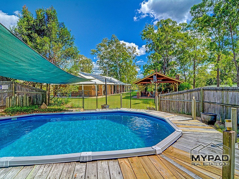 17 Gorky Place, Munruben QLD 4125